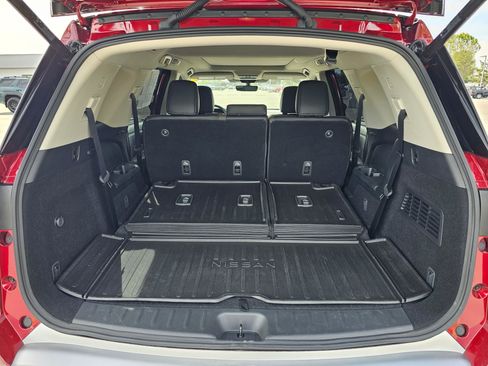 Used 2025 Nissan Pathfinder Platinum w/ Cargo Package AWD/4WD image 14