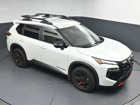 Certified 2025 Nissan Rogue SV AWD/4WD image 33