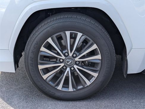Used 2023 Lexus LX 600 4WD w/ Interior Upgrade Package image 10