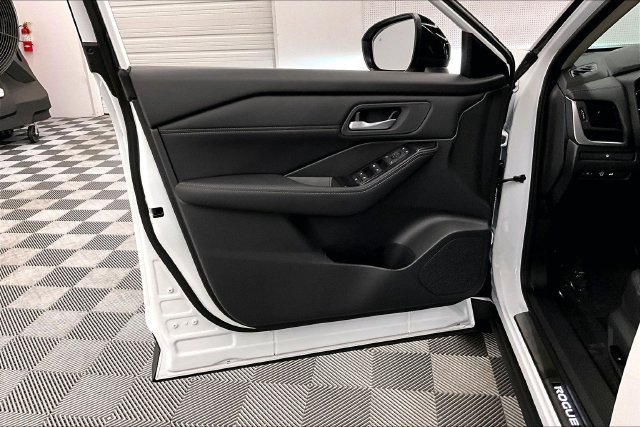 New 2026 Nissan Rogue Dark Armor AWD/4WD image 31