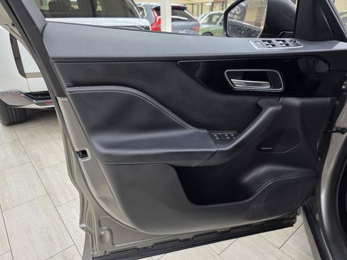 Used 2018 Jaguar F-PACE R-Sport AWD/4WD image 40