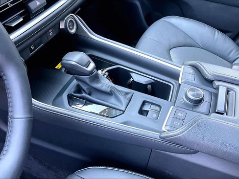 Certified 2024 Toyota Grand Highlander AWD image 16