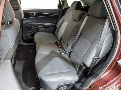 Used 2018 Kia Sorento AWD image 11