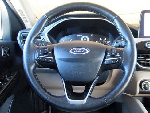 Used 2020 Ford Escape SEL image 19