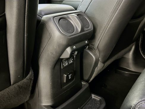 Used 2022 Jeep Wrangler Sahara w/ Cold Weather Group image 28