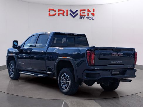 Used 2022 GMC Sierra 2500 AT4 w/ AT4 Preferred Package image 3