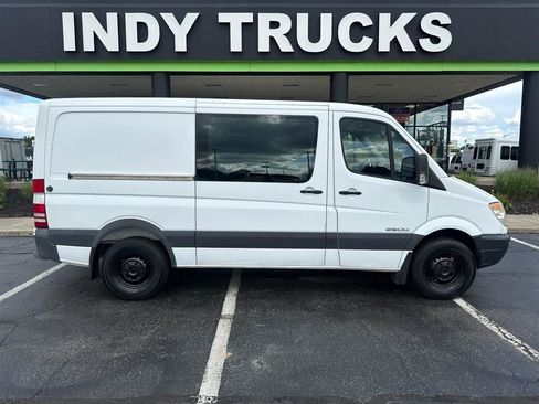 Used 2008 Dodge Sprinter 2500 RWD image 1