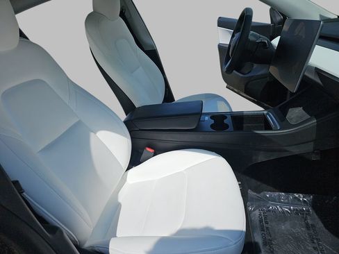 Used 2021 Tesla Model Y Long Range AWD/4WD image 13