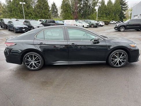 Used 2023 Toyota Camry SE FWD image 2