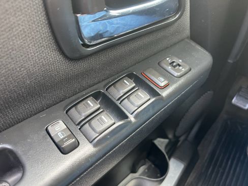 Used 2010 Chevrolet Colorado LT image 22