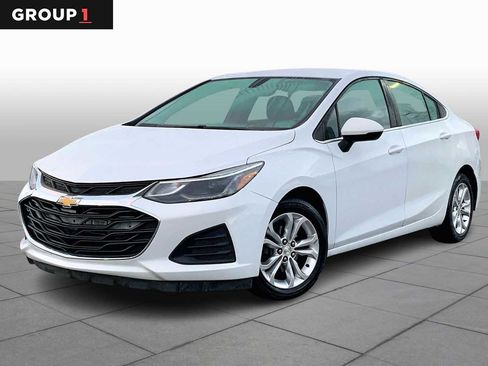 Used 2019 Chevrolet Cruze LT w/ LT Fleet Convenience Package image 1