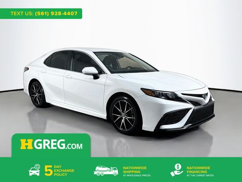 Used 2023 Toyota Camry SE FWD image 1