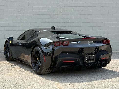 Used 2021 Ferrari SF90 Stradale AWD/4WD image 12