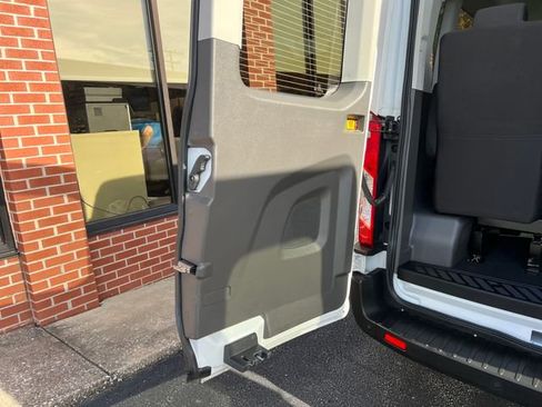 Used 2023 Ford Transit 350 XLT image 17