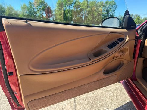 Used 1998 Ford Mustang GT RWD image 11