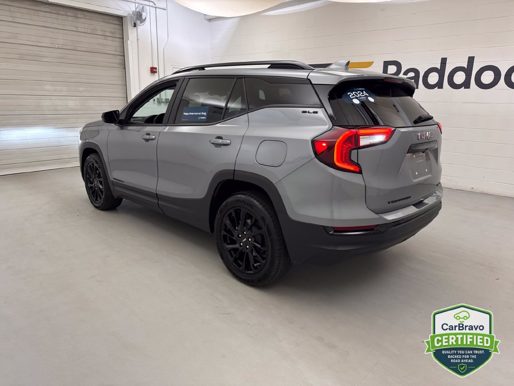 Used 2024 GMC Terrain SLE w/ Driver Convenience Package AWD/4WD image 4