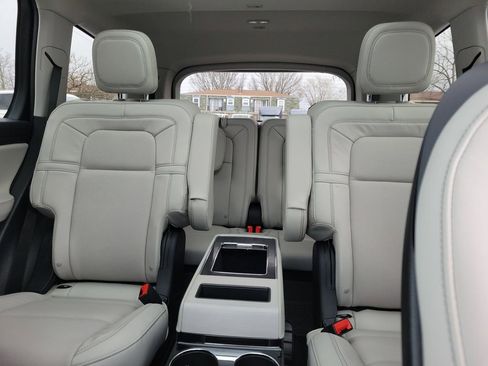 New 2026 Lincoln Aviator Reserve image 17