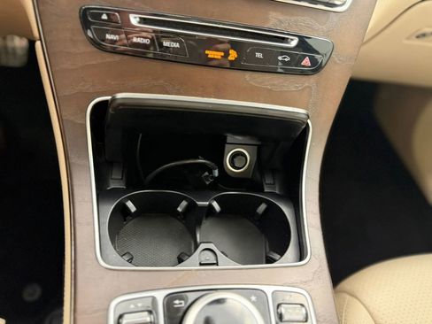 Used 2018 Mercedes-Benz GLC 300 4MATIC image 31