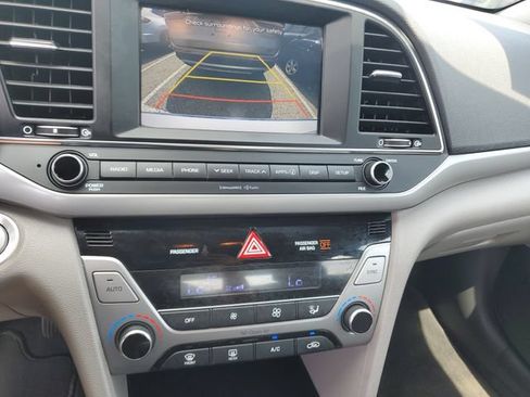 Used 2018 Hyundai Elantra Value Edition FWD image 25