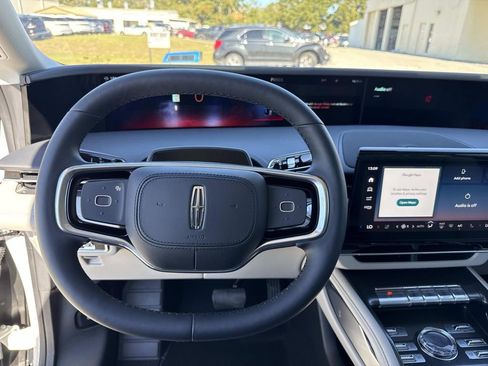 New 2026 Lincoln Nautilus Premier image 26