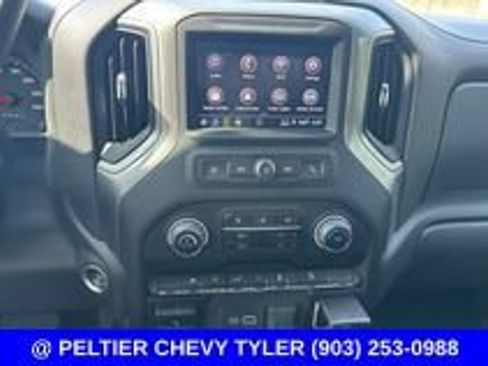Used 2024 Chevrolet Silverado 1500 Custom Trail Boss w/ Dark Appearance Package AWD/4WD image 19