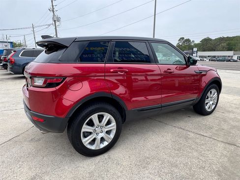 Used 2018 Land Rover Range Rover Evoque SE image 5