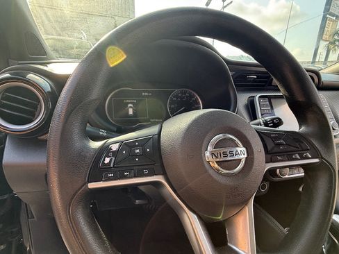 Used 2020 Nissan Kicks SV FWD image 18