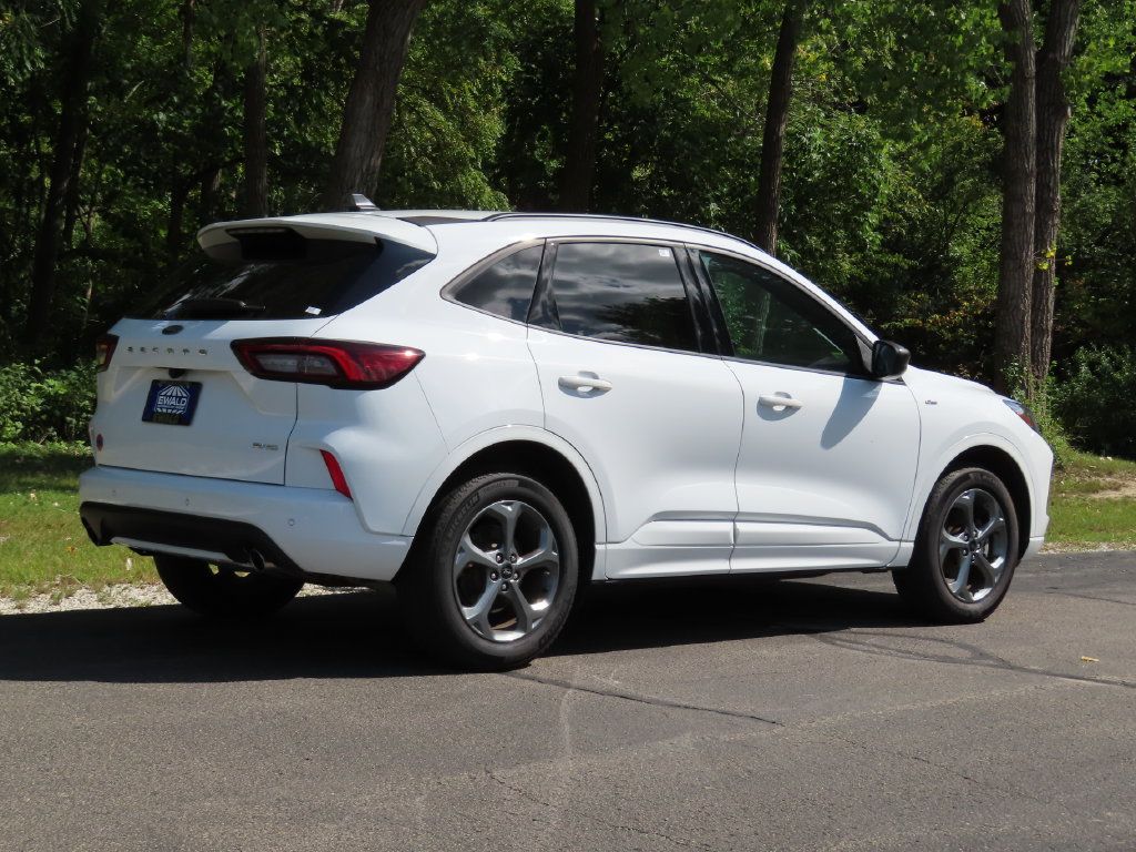Used 2023 Ford Escape ST-Line w/ Tech Pack #1 AWD/4WD image 3