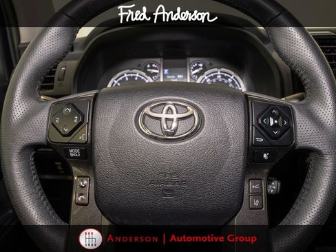 Used 2022 Toyota 4Runner TRD Off-Road AWD/4WD image 18
