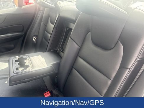 Used 2022 Volvo S60 B5 Momentum w/ Premium Package FWD image 4