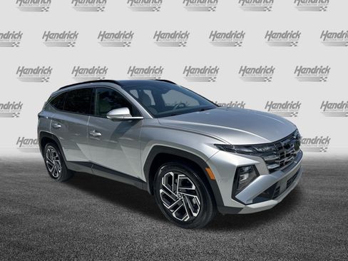 Used 2025 Hyundai Tucson Limited AWD/4WD image 2