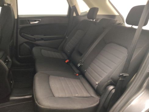 Used 2017 Ford Edge SE FWD image 18