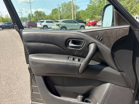 Used 2024 INFINITI QX80 Luxe AWD/4WD image 9