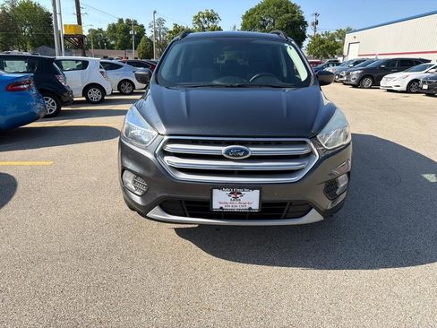Used 2018 Ford Escape SE FWD image 3