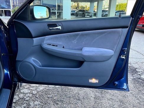 Used 2004 Honda Accord EX image 28