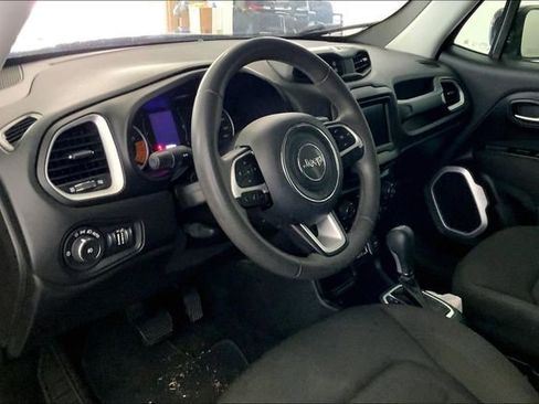 Used 2020 Jeep Renegade Latitude FWD image 7