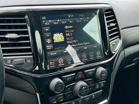 Used 2020 Jeep Grand Cherokee Altitude image 15