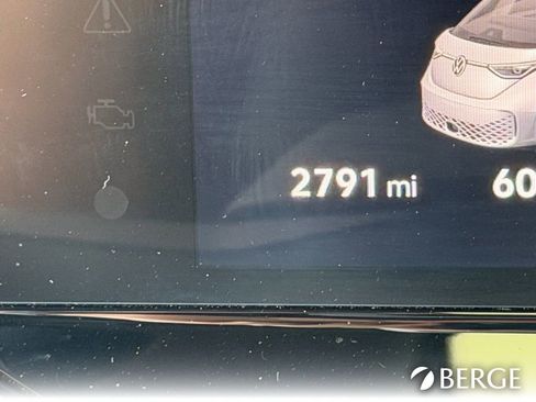 Used 2025 Volkswagen ID. Buzz Pro S Plus RWD image 36