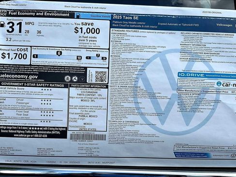New 2025 Volkswagen Taos SE FWD image 18