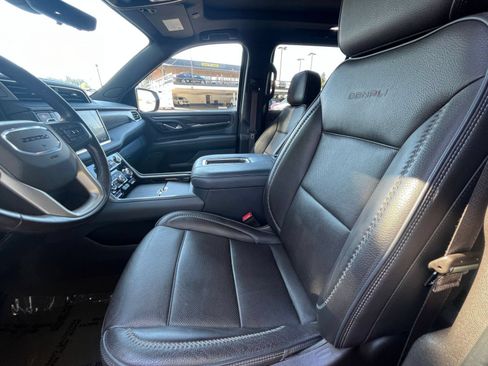 Used 2021 GMC Yukon Denali w/ Denali Premium Package AWD/4WD image 29