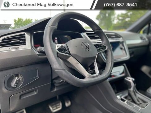 Used 2023 Volkswagen Tiguan SE R-Line FWD image 17