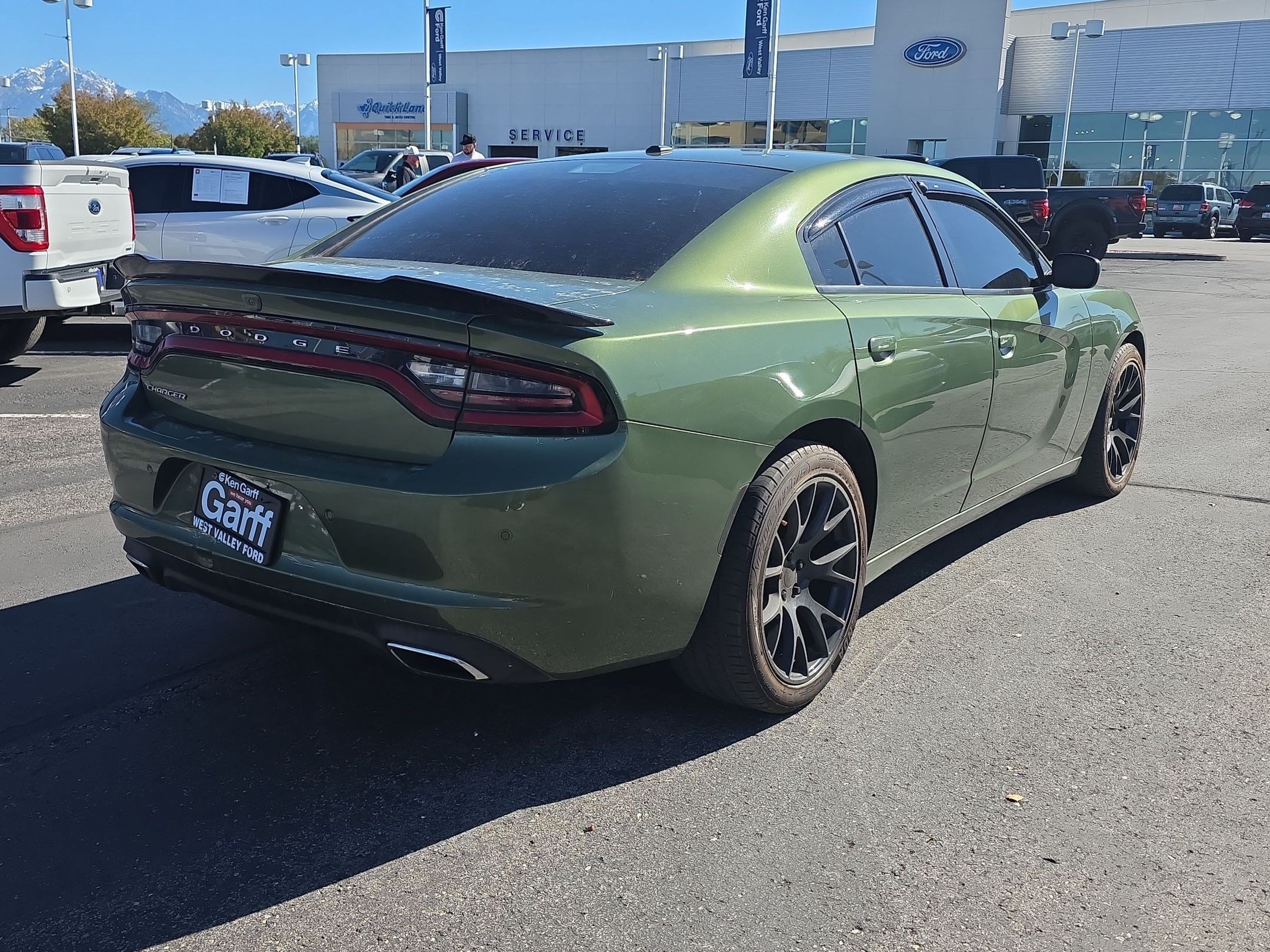 Used 2020 Dodge Charger SXT RWD image 3