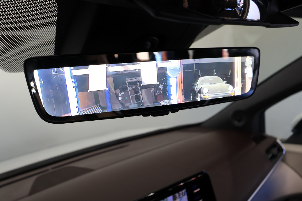 Used 2024 Toyota Sienna Platinum FWD image 35
