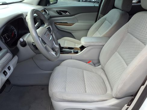 Used 2018 GMC Acadia SLE FWD image 15