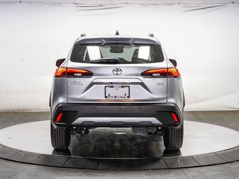 Certified 2025 Toyota Corolla Cross XLE FWD image 4