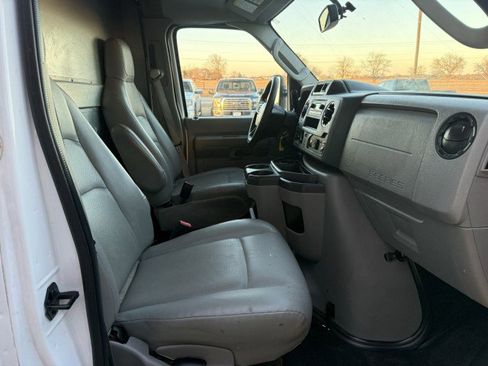 Used 2021 Ford E-350 and Econoline 350 Super Duty w/ Power Windows & Locks Group image 9