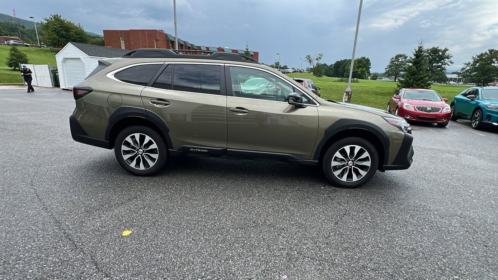 Used 2024 Subaru Outback Limited AWD/4WD image 3