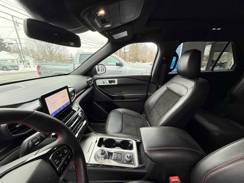 Used 2024 Ford Explorer ST-Line w/ Class IV Trailer Tow Package image 19