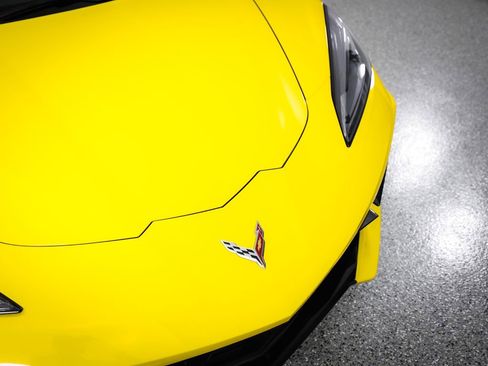 Used 2025 Chevrolet Corvette Stingray Coupe image 3