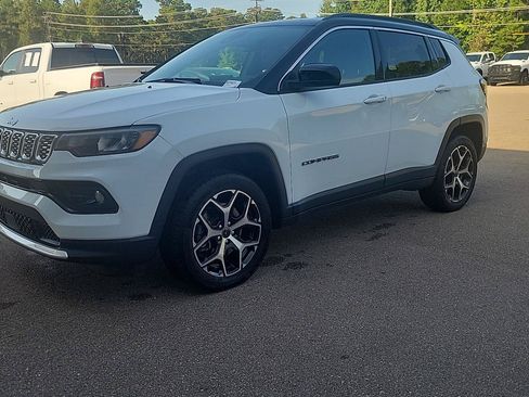 Used 2025 Jeep Compass Limited AWD/4WD image 1